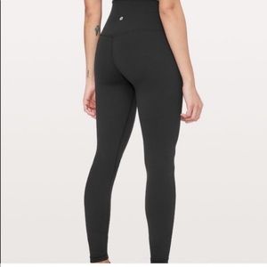 Lululemon aligns size 4 28’